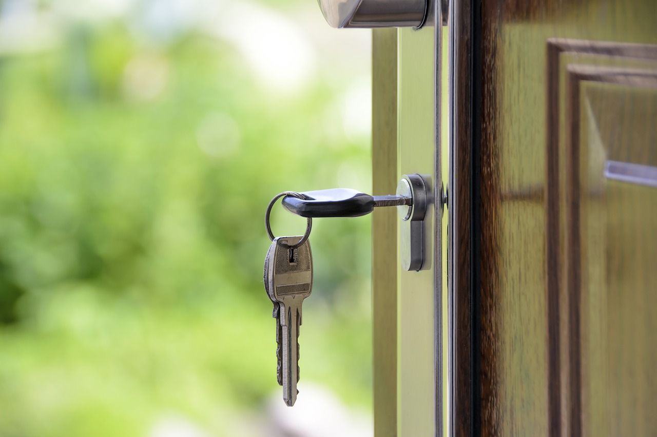 Drzwi zewnętrzne – jak wybrać idealne dla swojego domu?